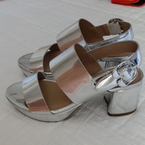 Aerosole Silver Chrome Platforms 7.5